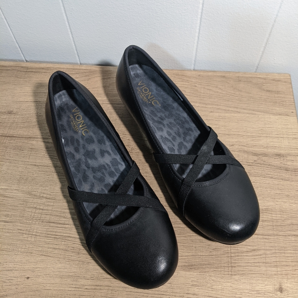 Vionic Black Flats with Crisscross Straps